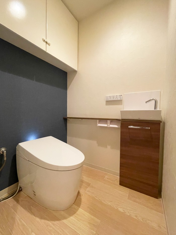 タンクのないすっきりとしたシルエットで広がりを感じる空間に 中野区K様邸 タンクのないすっきりとしたシルエットで広がりを感じる空間に 中野区K様邸